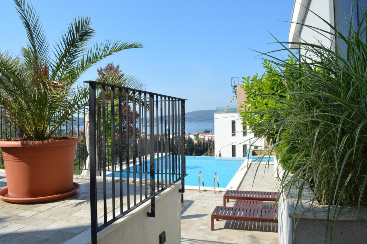 Apartment Line One Tivat Exteriör bild